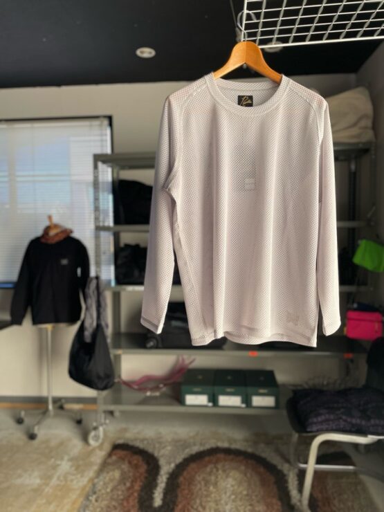 【Unisex】NEEDLES | ニードルズ　L/S U-Neck Tee 〔Raschel Lace〕 - LT.GREY