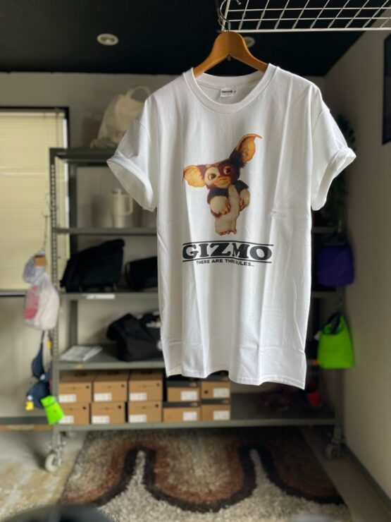 【Unisex】GREMLiNS | グレムリン　Gremlins Print Tee - WHITE