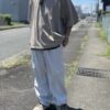 【Men's】THE HOMMARGE EFFORT | ザ・オマージュ　Mockneck Dropshoulder Tee - BEIGE - 画像 (7)