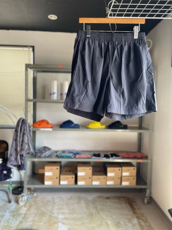 【Men's】Less by SHELTECH | シェルテック　Tuck Shorts - BLACK