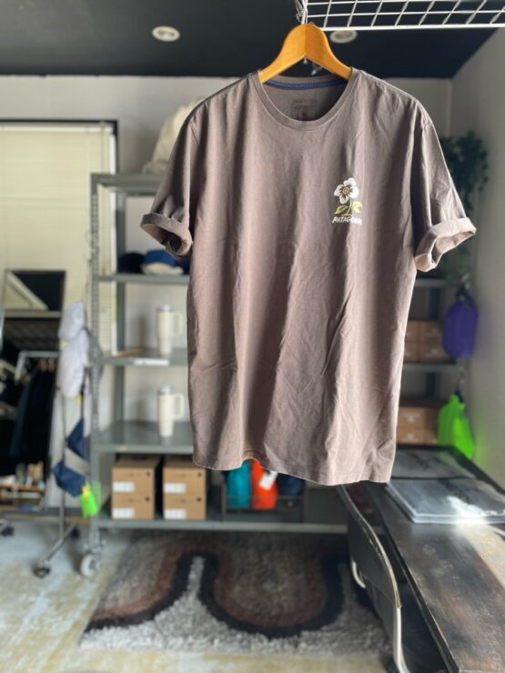 【Men's】patagonia | パタゴニア　Men's Balance Organic T-Shirt - PEACE SEEDS : MARLOW BROWN