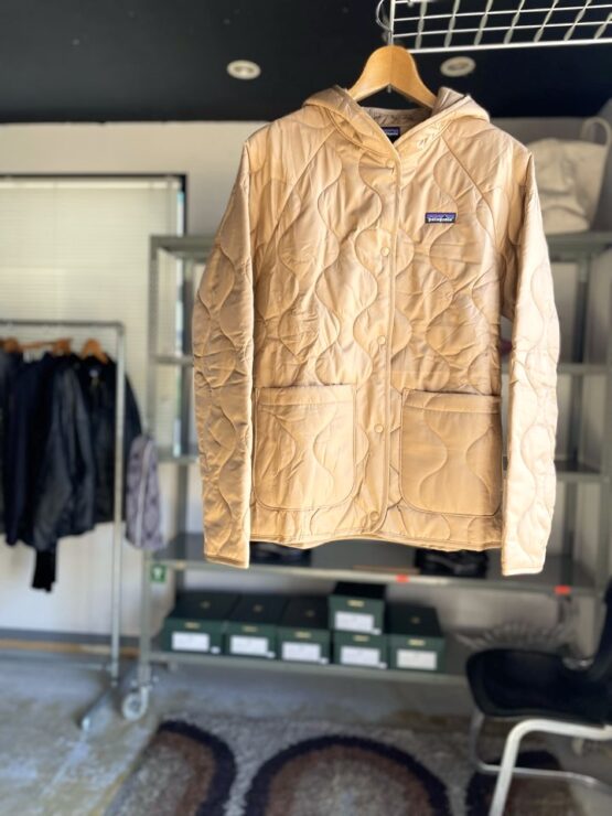 【Ladies】patagonia | パタゴニア　Kid's Quilted Puffer - GRAYLING BROWN [68150]
