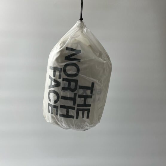 THE NORTH FACE ｜ザ・ノースフェイス　Pertex Stuff Bag 7L - ホワイト × ブラック [NM91900]