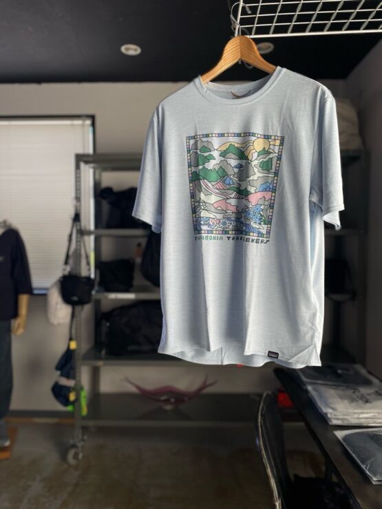 【Men's】patagonia | パタゴニア　M's Cap Cool Daily Graphic Shirt Lands - TRAILSEEKERS : FLECK BLUE [45385]