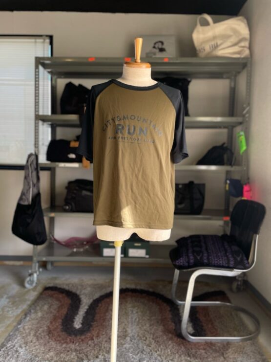【USED】MOUNTAIN MARTIAL ARTS　MMA Raglan Tee "CITY&MOUNTAIN RUN"- OLIVE×BLACK