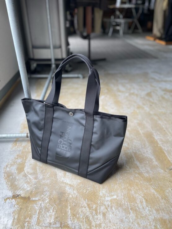 【Unisex】THE NORTH FACE | ザ・ノースフェイス　BC Standard Tote - K ブラック [NM82451]