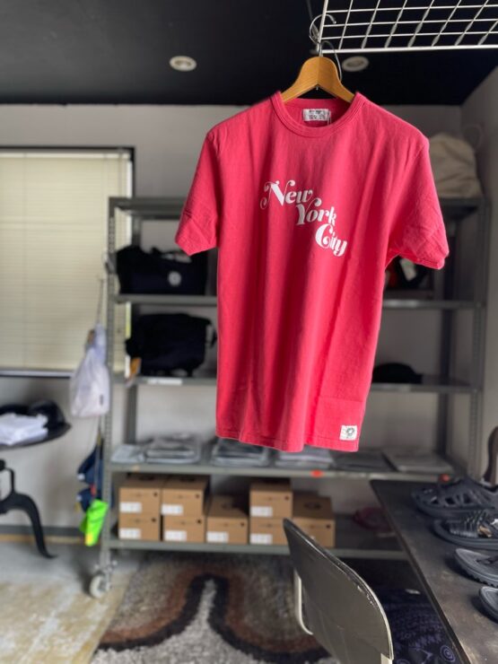 【Ladies】free rage | フリーレイジ　Rycycle Cotton Tee “New York City” - RED
