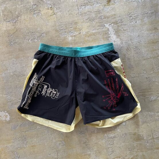 【Men's】RUN AMOK | ランアモック　RUN AMOK × JEAN MICHEL BASQUIAT Alata Basquiat 5" - SAMO YELLOW