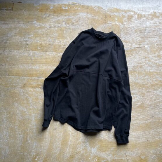 【Unisex】armi | アーミィ　15th Anneversary Special Order Zan;p Football Tee - BLACK