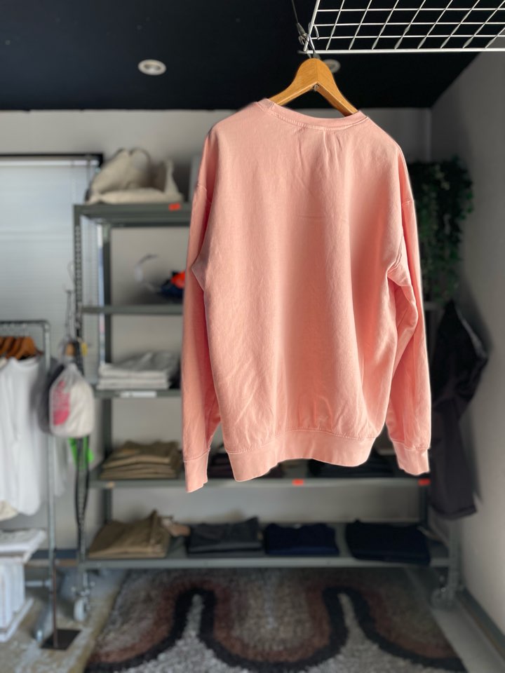 【Unisex】the hommage effort | オマージュ Garment Dye Crew Sweat - PEACH - 画像 (13)
