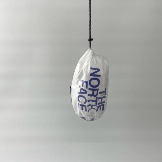 THE NORTH FACE | ザ・ノースフェイス　Pertex Stuff Bag 2L - ホワイト × ブルー