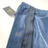 【Unisex】NEEDLES | ニードルズ　Narrow Track Pant 〔C/Pe Velour〕- SMOKE BLUE [NS253] - 画像 (3)
