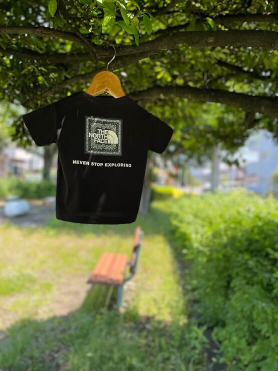 【Kid's】THE NORTH FACE | ザ・ノースフェイス　Baby S/S Bandana Square Logo Tee - K ブラック [NTB32546]