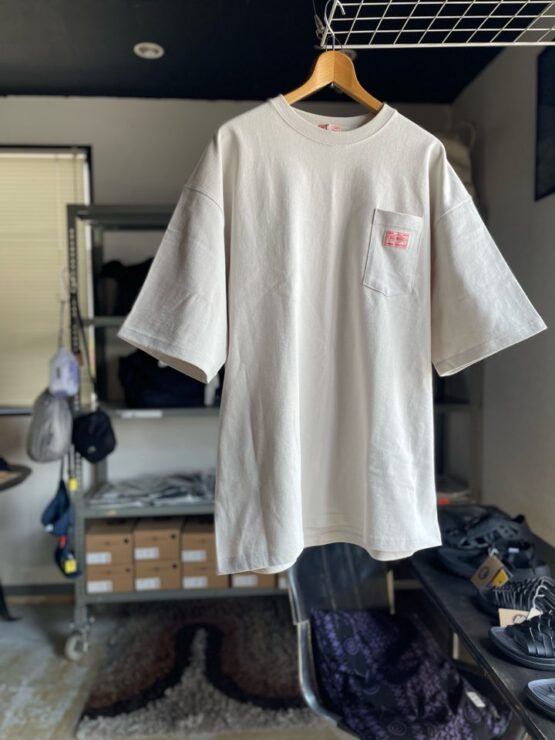 【Men's】BIG MIKE | ビッグマイク　Heavy Wide Sunglasses Pocket S/S Tee - FORGE GREY