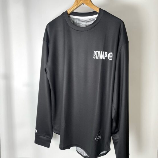 【Unisex】STAMP Run&Co | スタンプ ランアンドカンパニー　STAMP Long Sleeve Tee “ SUPPORT YOUR LOCAL.” - BLACK