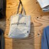 【Unisex】patagonia | パタゴニア　Recycled Market Tote - '73 TEXT LOGO : CLASSIC TAN [59250] - 画像 (2)
