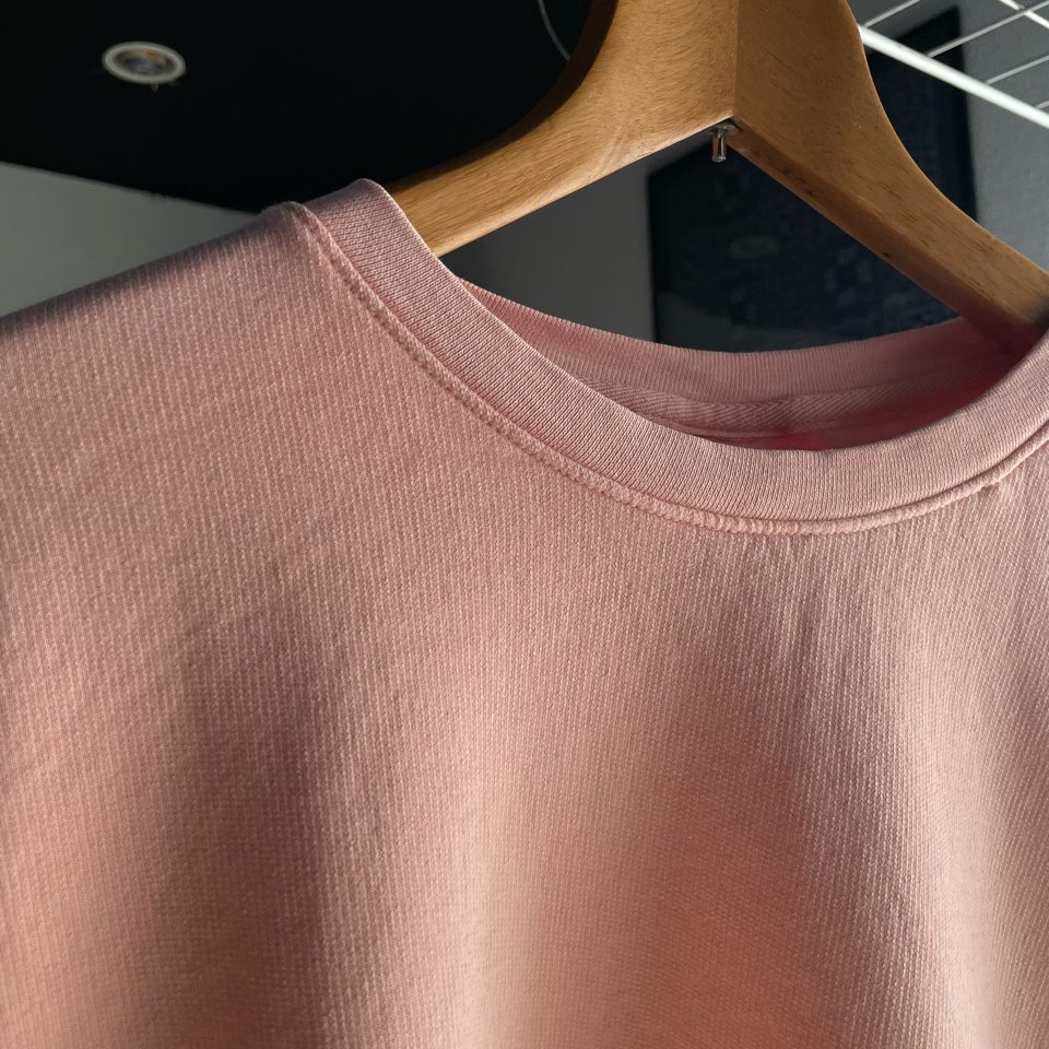 【Unisex】the hommage effort | オマージュ Garment Dye Crew Sweat - PEACH - 画像 (8)