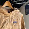 【Ladies】patagonia | パタゴニア　Kid's Quilted Puffer - GRAYLING BROWN [68150] - 画像 (13)
