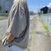 【Men's】THE HOMMARGE EFFORT | ザ・オマージュ　Mockneck Dropshoulder Tee - BEIGE - 画像 (5)