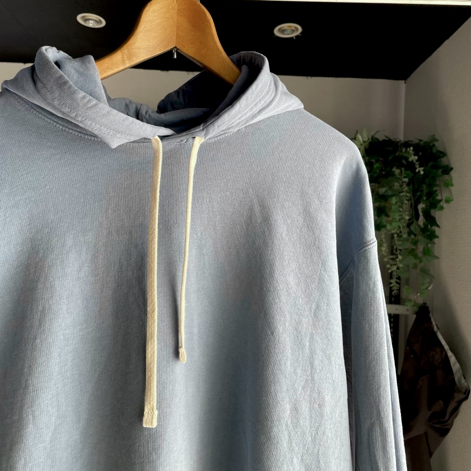 【Unisex】the hommage effort | オマージュ Garment Dye Sweat Hoodie - BLUE - 画像 (8)