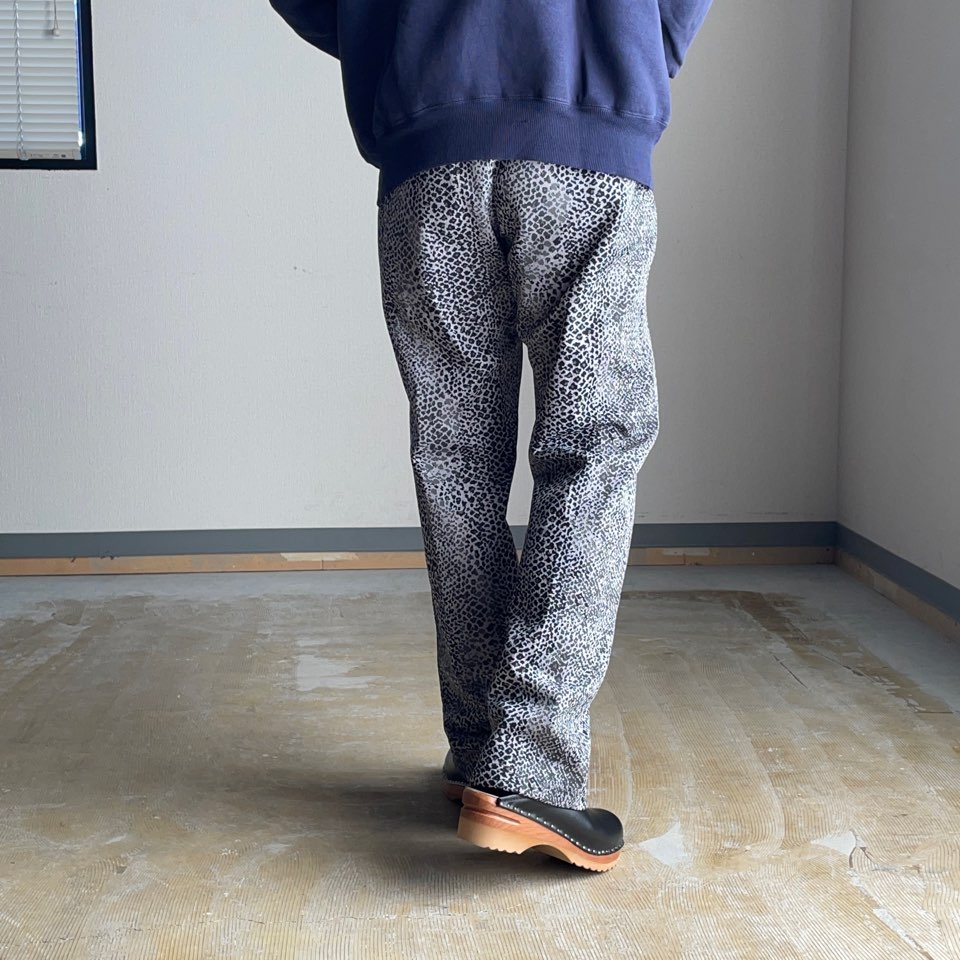 needles   flare pants    Pythonファッション