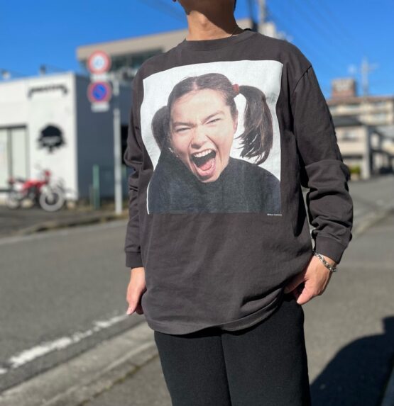 【Unesex】Bjork × Kevin Cummins Photo Grahic Tee - BLACK