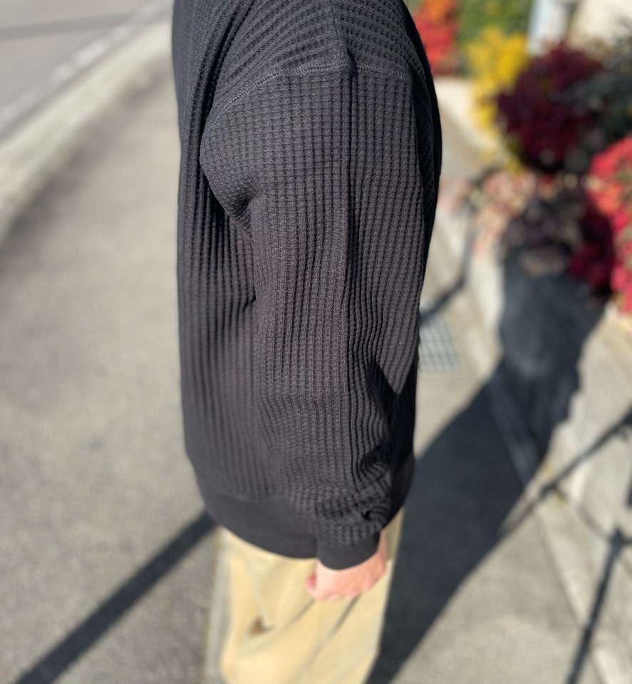【Unisex】JEMORGAN | ジェーイーモーガン Big Waffle Crew Neck - BLACK - 画像 (6)