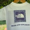 【Kid's】THE NORTH FACE | ザ・ノースフェイス　Baby S/S Bandana Square Logo Tee - W ホワイト [NTB32546] - 画像 (6)