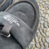 【Men's】THE NORTH FACE | ザ・ノースフェイス　Nuptse Loafer Suede - TNFブラック×TNFブラック KK [NF52576] - 画像 (5)