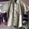 【Unisex】NEEDLES | ニードルズ　S/S Fatigue Shirt 〔Backsateen〕- OLIVE [MR232] - 画像 (2)