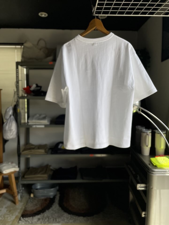 【Unisex】armi | アーミィ 『HARD MAN』Crewneck Big Tee - WHITE - 画像 (14)