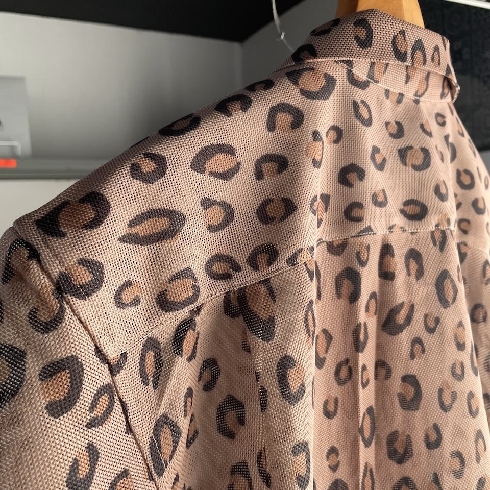 【Men's】BIG MIKE | ビッグマイク Mesh Leopard Open Slit S/S Shirts - SAND BEIGE - 画像 (13)