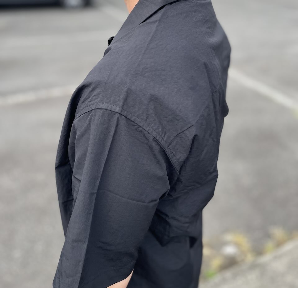 【Men's】Less by SHELTECH | シェルテック Open Collar Shirt - BLACK - 画像 (5)