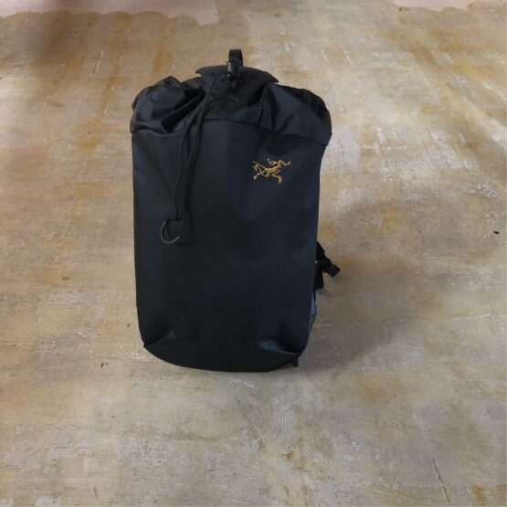ARC'TERYX | アークテリクス　アロー 20 バケットバッグ - Black (24017)