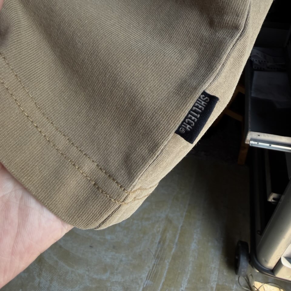 【Men's】Less by SHELTECH | シェルテック Wide Tee - PIGMENT MOCHA - 画像 (6)