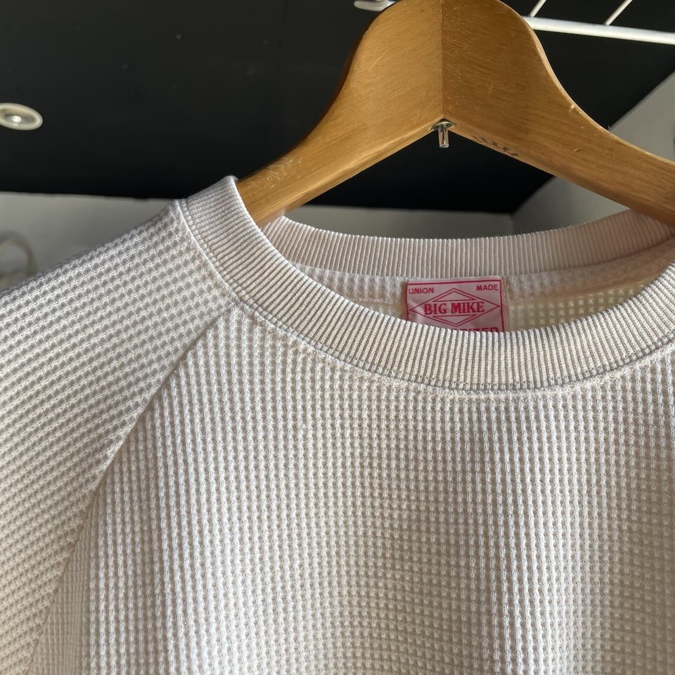 【Men's】BIG MIKE | ビッグマイク Thermal Sunglasses Slit Baseball Tee - NATURAL - 画像 (9)