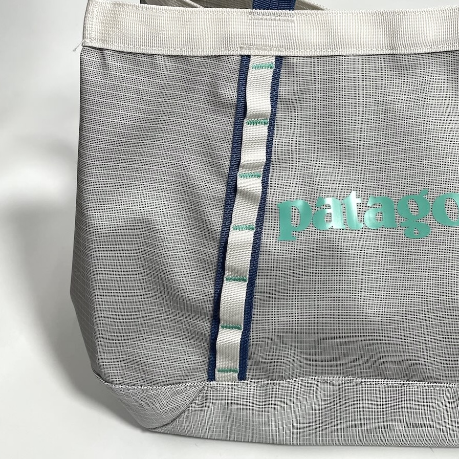 【Unisex】patagonia | パタゴニア Black Hole Tote 25L - BIRCH WHITE - 画像 (6)