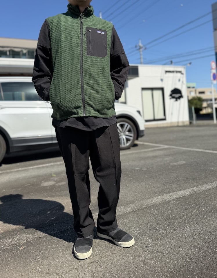 【Men's】patagonia | パタゴニア Men's R1 Air Vest - TREELINE GREEN - 画像 (7)