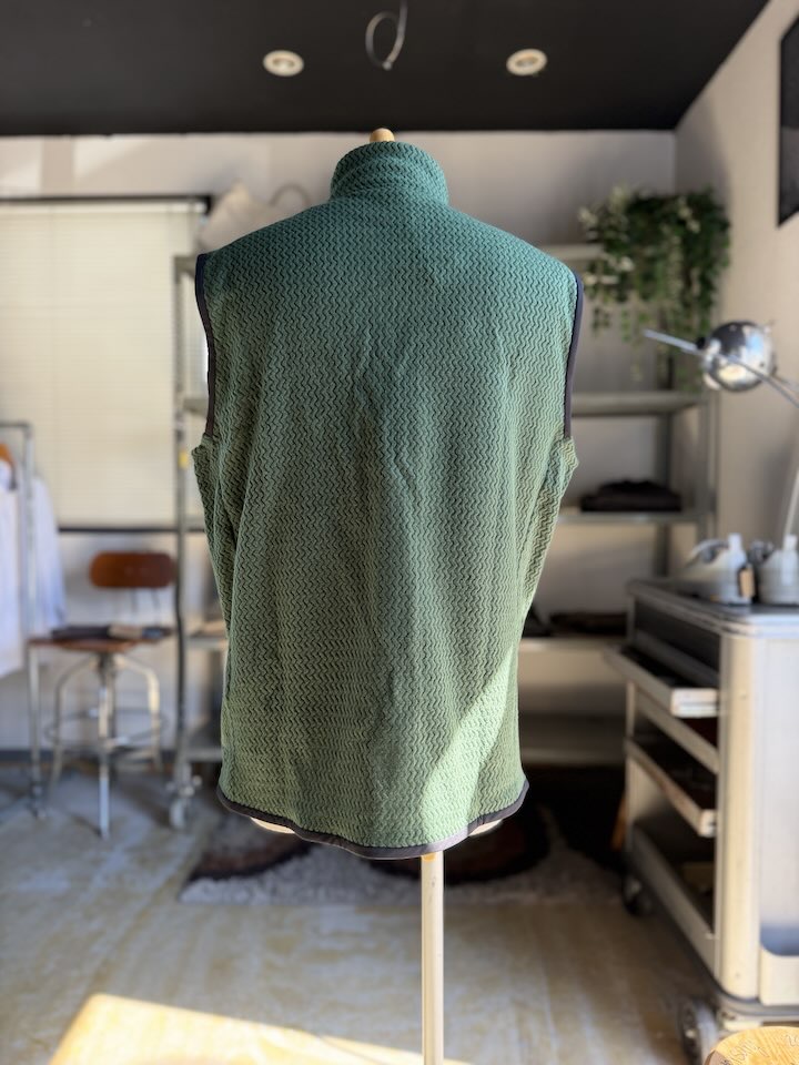 【Men's】patagonia | パタゴニア Men's R1 Air Vest - TREELINE GREEN - 画像 (13)