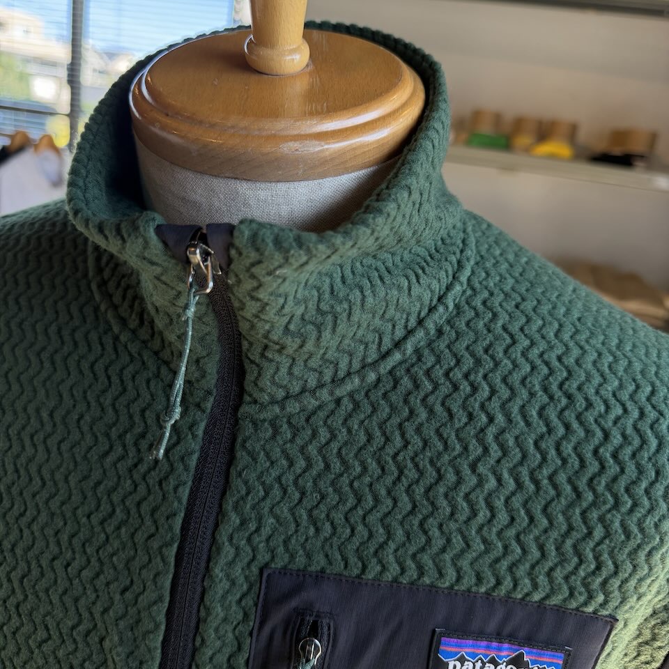 【Men's】patagonia | パタゴニア Men's R1 Air Vest - TREELINE GREEN - 画像 (8)