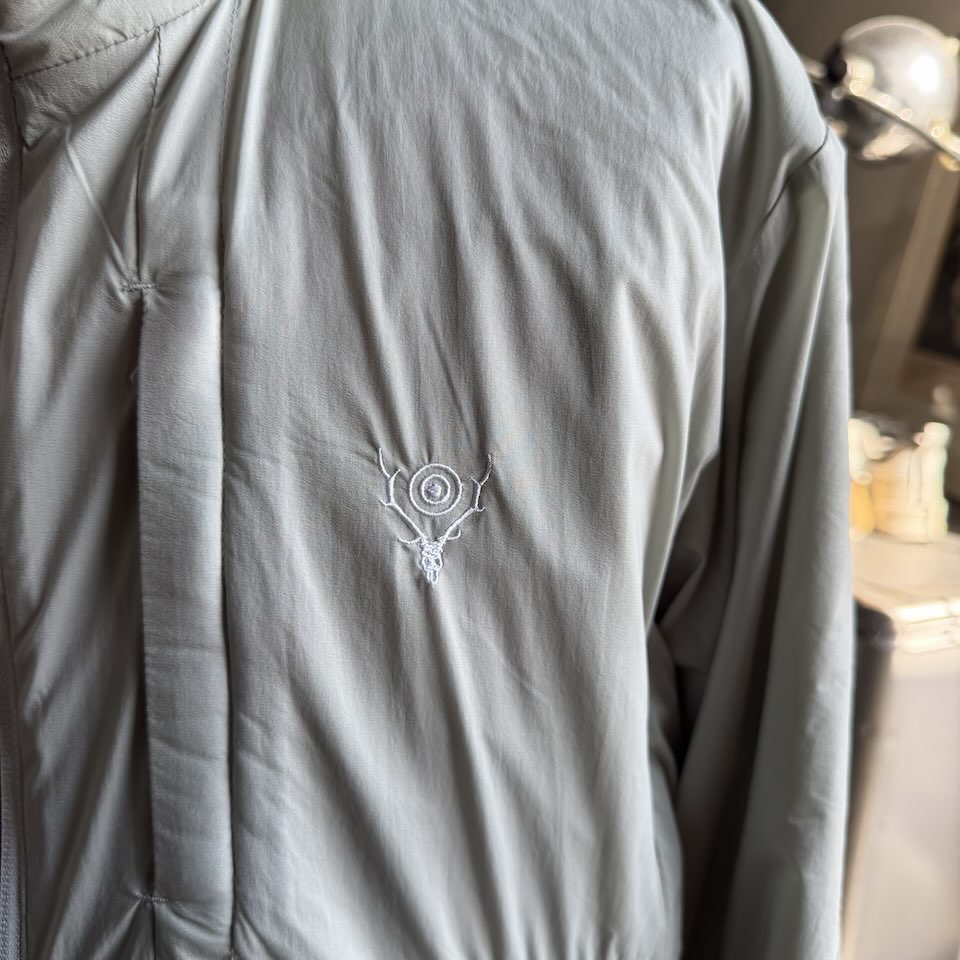【Men's】South2 West8 | サウスツーウエストエイト 〈SOUTH2 WEST8〉x〈FOXFIRE〉Mid Layer Insulation Jacket - ICE GREY - 画像 (10)