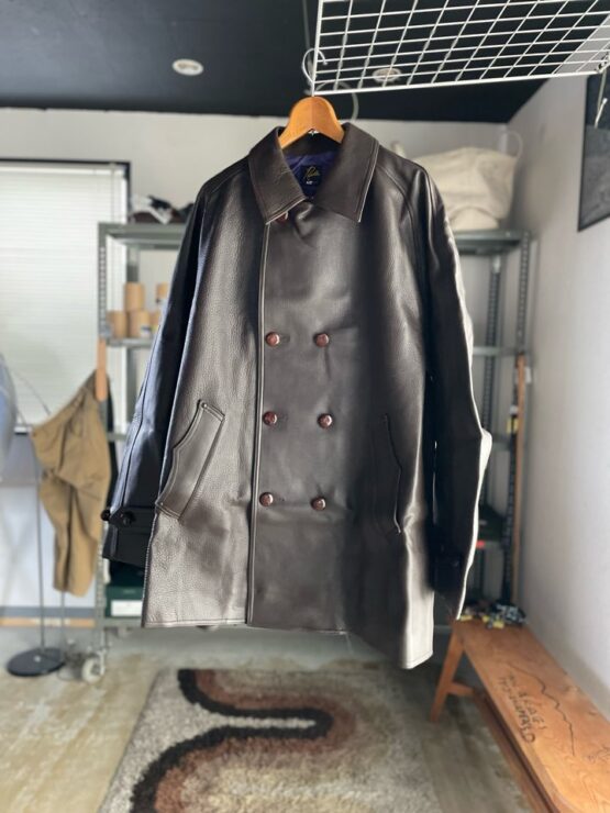 【Men's】NEEDLES | ニードルズ　Double Breasted Car Coat 《Cow Leather》- BROWN [NS077]
